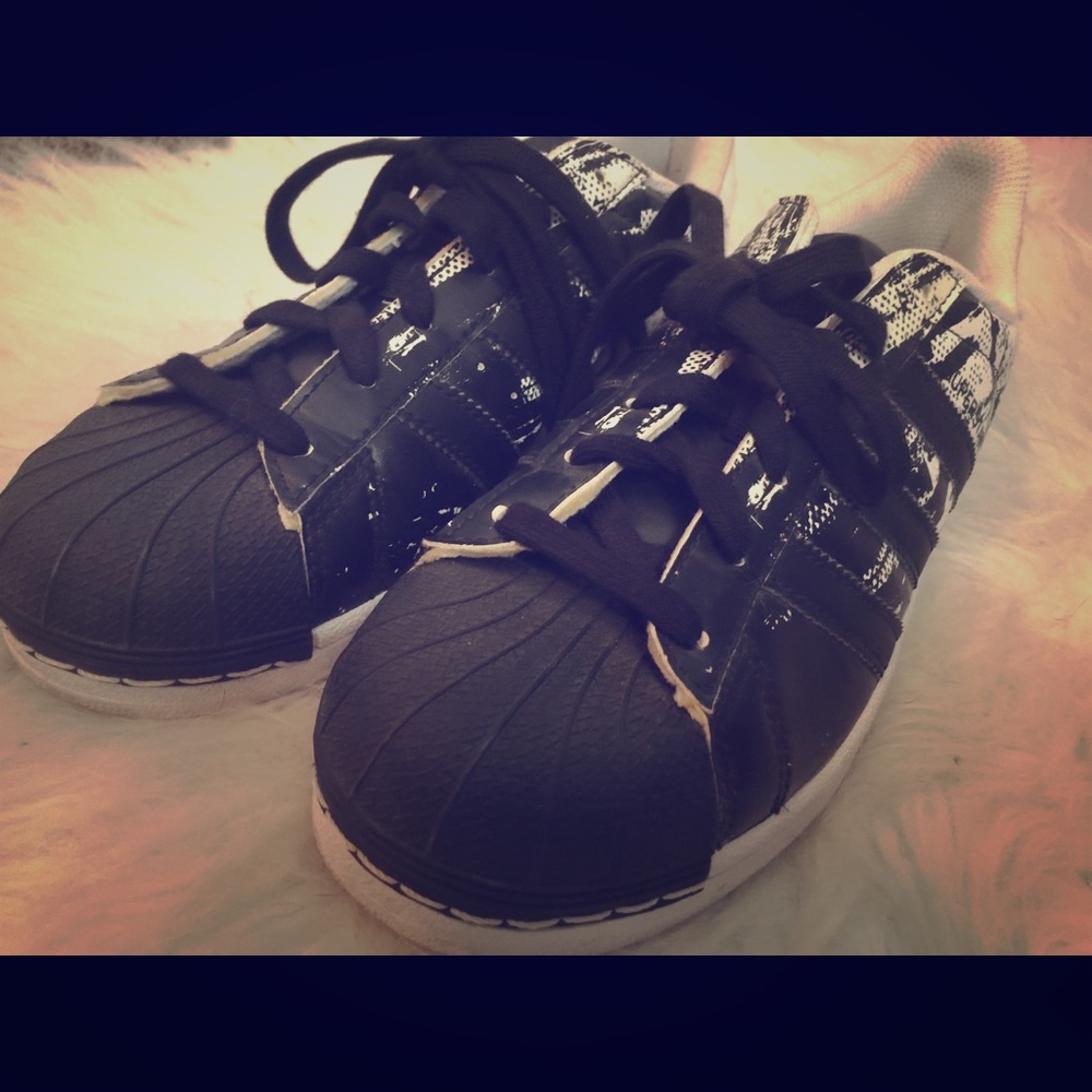 Addias Superstars
